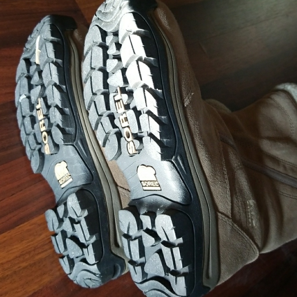 Sorel Winter Boots - Picture 4 of 7